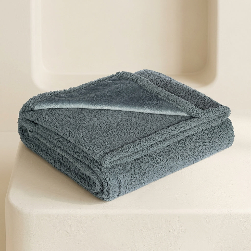 Plush Fleece Throw Blanket with Sherpa Lining