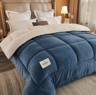 Tufted Bed Comforter with Structured Panel Design