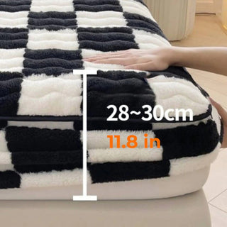 Milk Velvet Mattress Cover – Pet-Friendly & Machine Washable