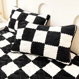 Milk Velvet Mattress Cover – Pet-Friendly & Machine Washable