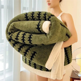 Cozy Dual-Sided Plush Blanket – Fishbone Jacquard & Sherpa Fleece