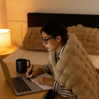 All-Season Plush Blanket – Soft Textured Throw for Bed & Travel