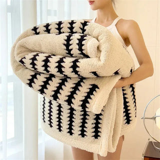 Cozy Dual-Sided Plush Blanket – Fishbone Jacquard & Sherpa Fleece
