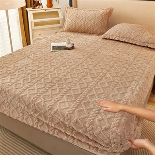 Plush Warm Fitted Sheet with Stretch-Fit Velvet