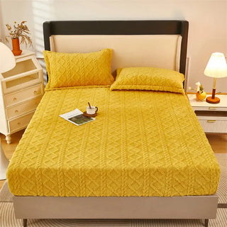 Plush Warm Fitted Sheet with Stretch-Fit Velvet
