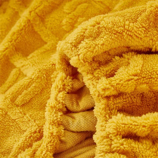 Plush Warm Fitted Sheet with Stretch-Fit Velvet
