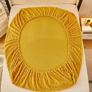 Plush Warm Fitted Sheet with Stretch-Fit Velvet