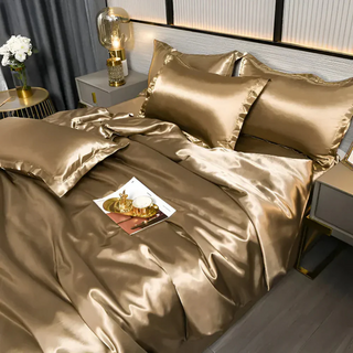 Premium Silk Bedding Set wiht Breathable Polyester Duvet & Pillowcases