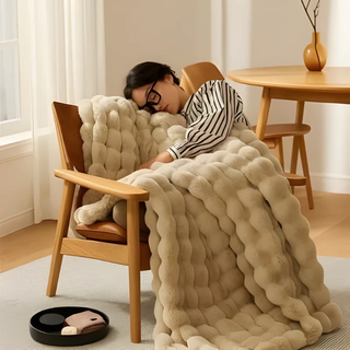 All-Season Plush Blanket – Soft Textured Throw for Bed & Travel