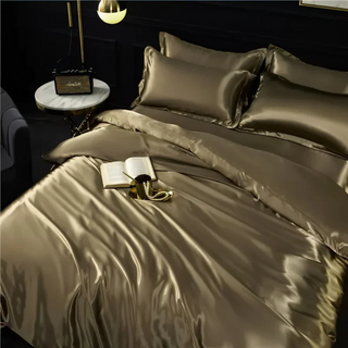 Premium Silk Bedding Set wiht Breathable Polyester Duvet & Pillowcases